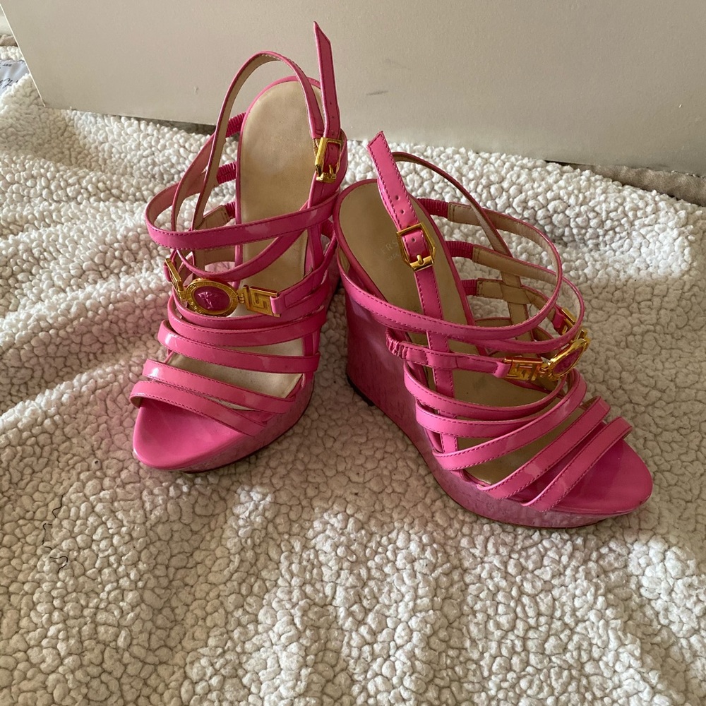 5.5 pink Versace wedges